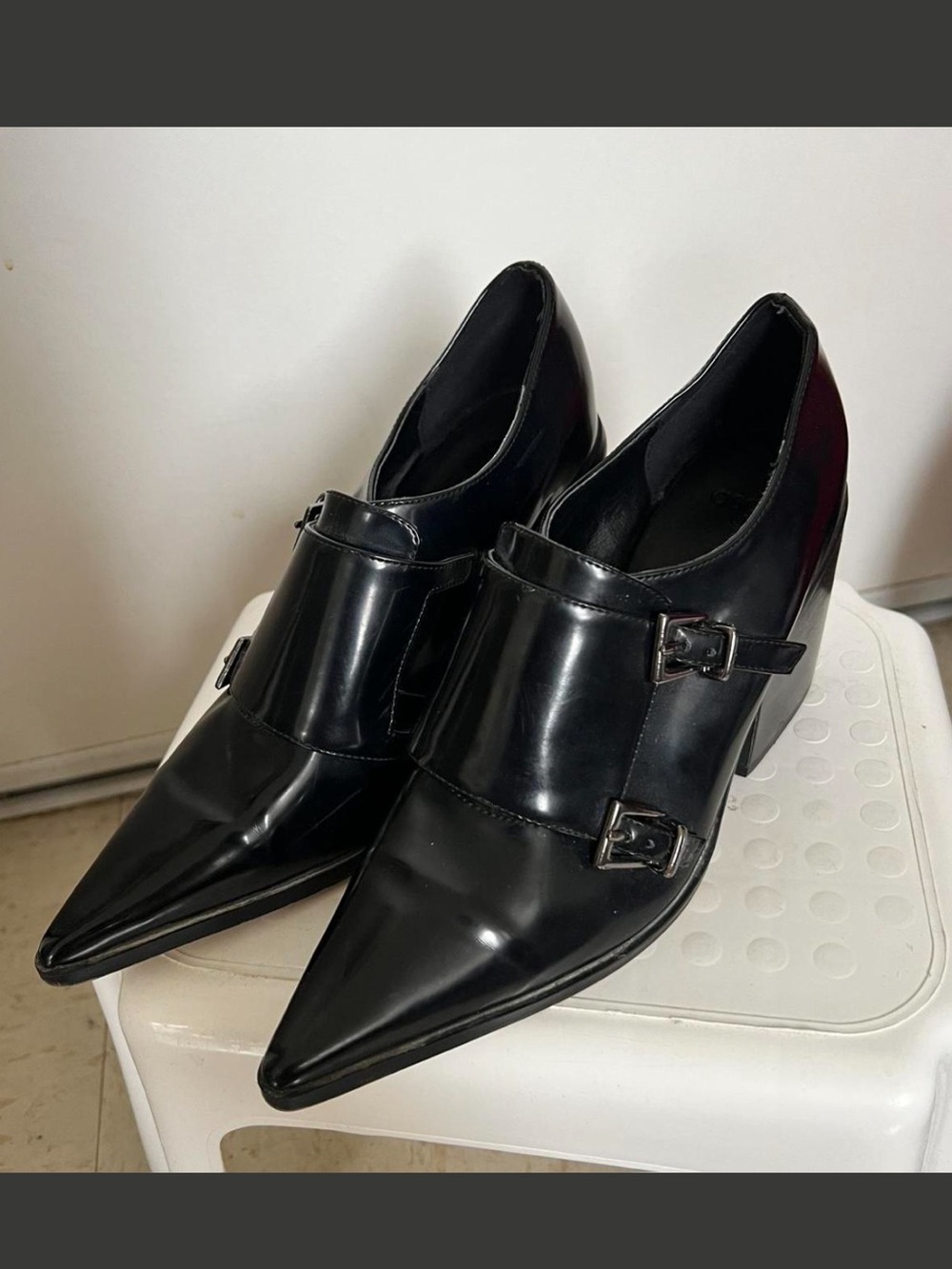 Pointed Toe Black Patent Buckle Heels